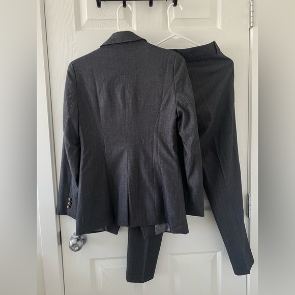 New with Tags Grey Blazer Pant Suit Set Fits Size XXS-XS - Picture 5 of 7